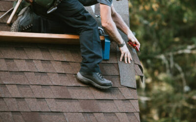 Quelles précautions un couvreur à Genève prend-il pour protéger les façades et les espaces extérieurs pendant un chantier de couverture ?